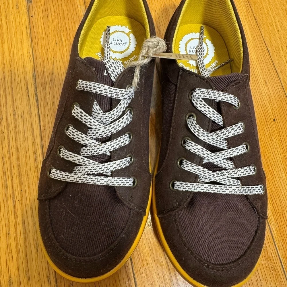 NWT Livie & Luca Kids Boys Reeve Mocha Slip On / Lace Up Sneakers Size 2